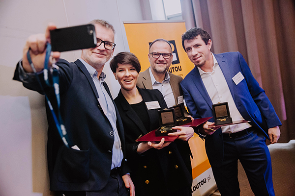 Serwis Kompas Inwestycji nagrodził inwestora, projektantów i wykonawcę osiedla Riverwiev w Gdańsku. Serwis Kompas Inwestycji nagrodził inwestora, projektantów i wykonawcę osiedla Riverwiev w Gdańsku.